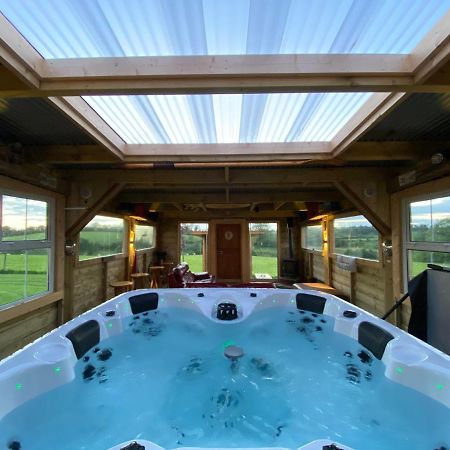Sleeps 12 Hot Tub Sauna Cinema Pets Welcome Enniskillen Eksteriør bilde