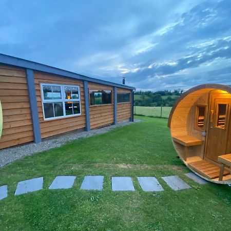 Sleeps 12 Hot Tub Sauna Cinema Pets Welcome Enniskillen Eksteriør bilde