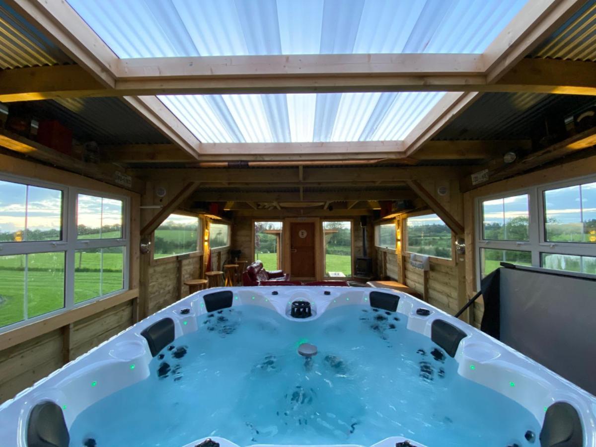 Sleeps 12 Hot Tub Sauna Cinema Pets Welcome Enniskillen Eksteriør bilde