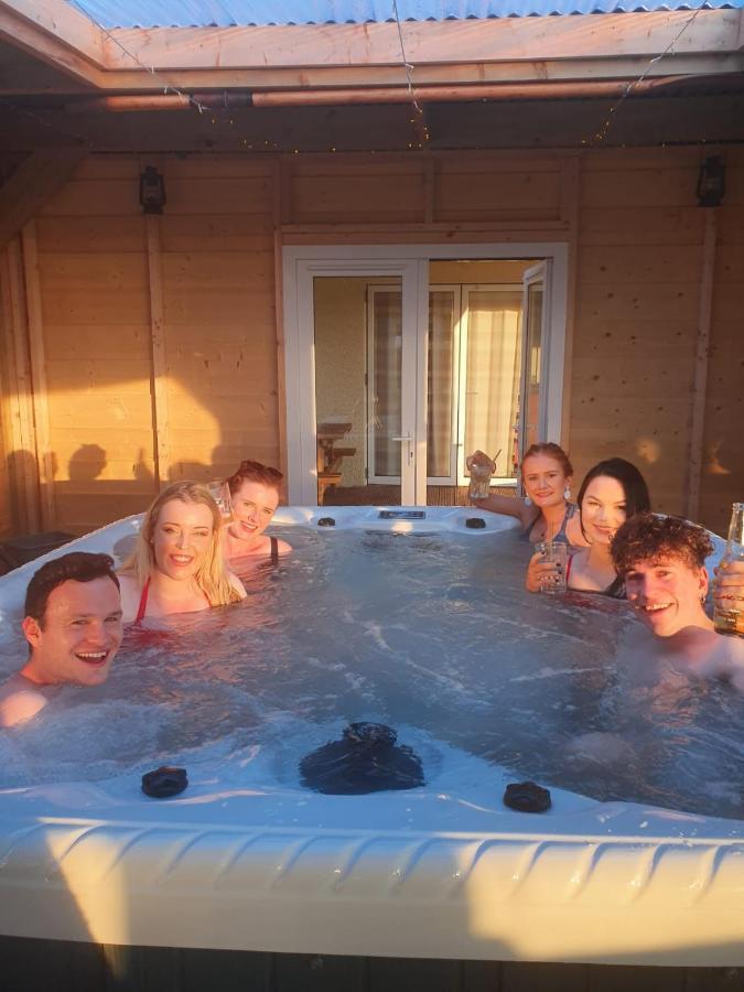 Sleeps 12 Hot Tub Sauna Cinema Pets Welcome Enniskillen Eksteriør bilde